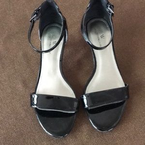 Worthinton size 6.5 patent leather ankle strap leather sandals Good condition